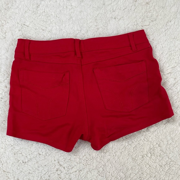Red shorts - Picture 2 of 4